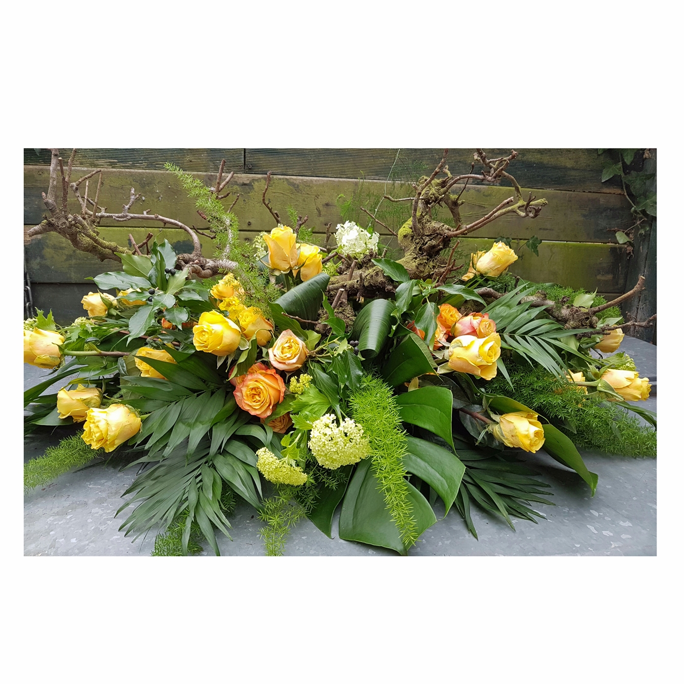 Afscheidsstuk geel met seringenhout